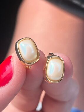 Vintage Richelieu Gold Tone & Pearl Clip-On Earrings
